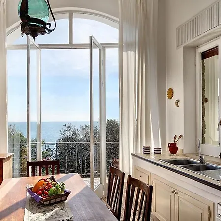 Apartment Morso Di Luna